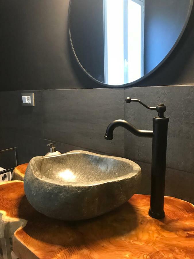 Exclusive Apt Really Downtown - Free Private Parking Included! 热那亚 外观 照片